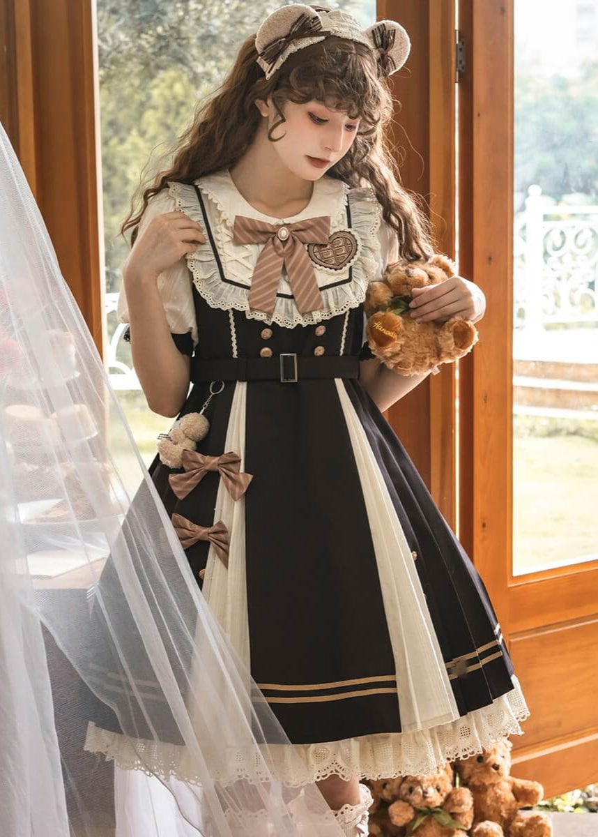 物語を紡ぐリボンとくまのワンピース