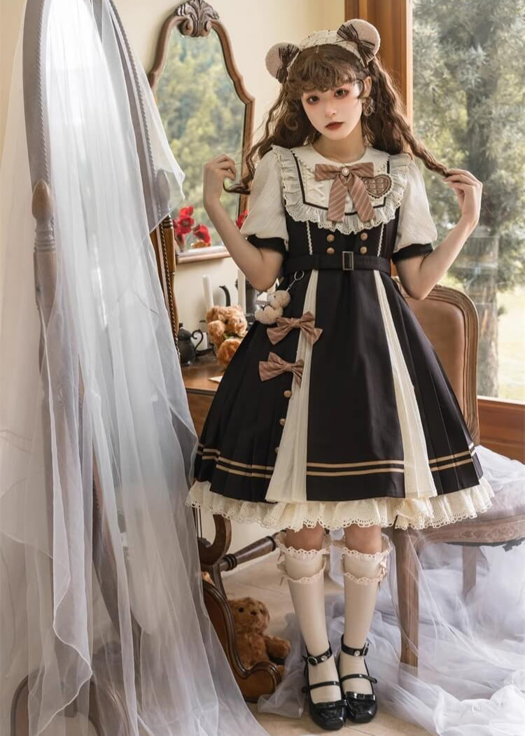 物語を紡ぐリボンとくまのワンピース