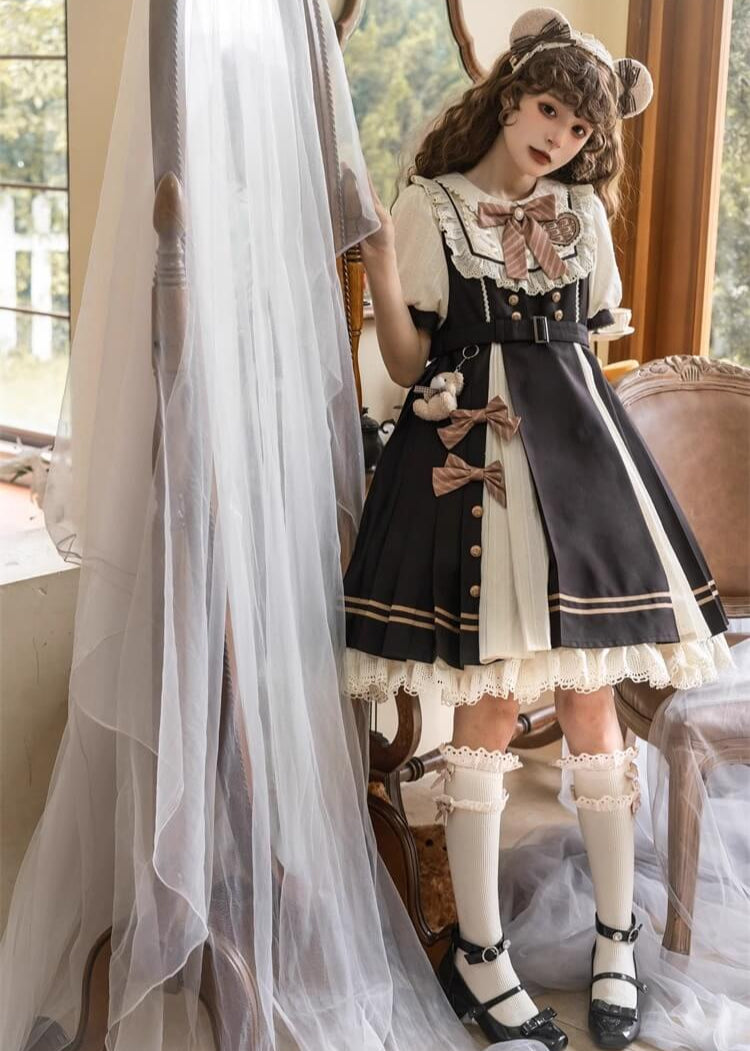 物語を紡ぐリボンとくまのワンピース