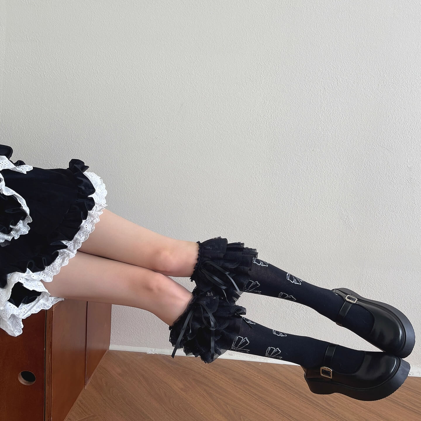 白昼夢に咲くティアラリボハインソックス(全2色)