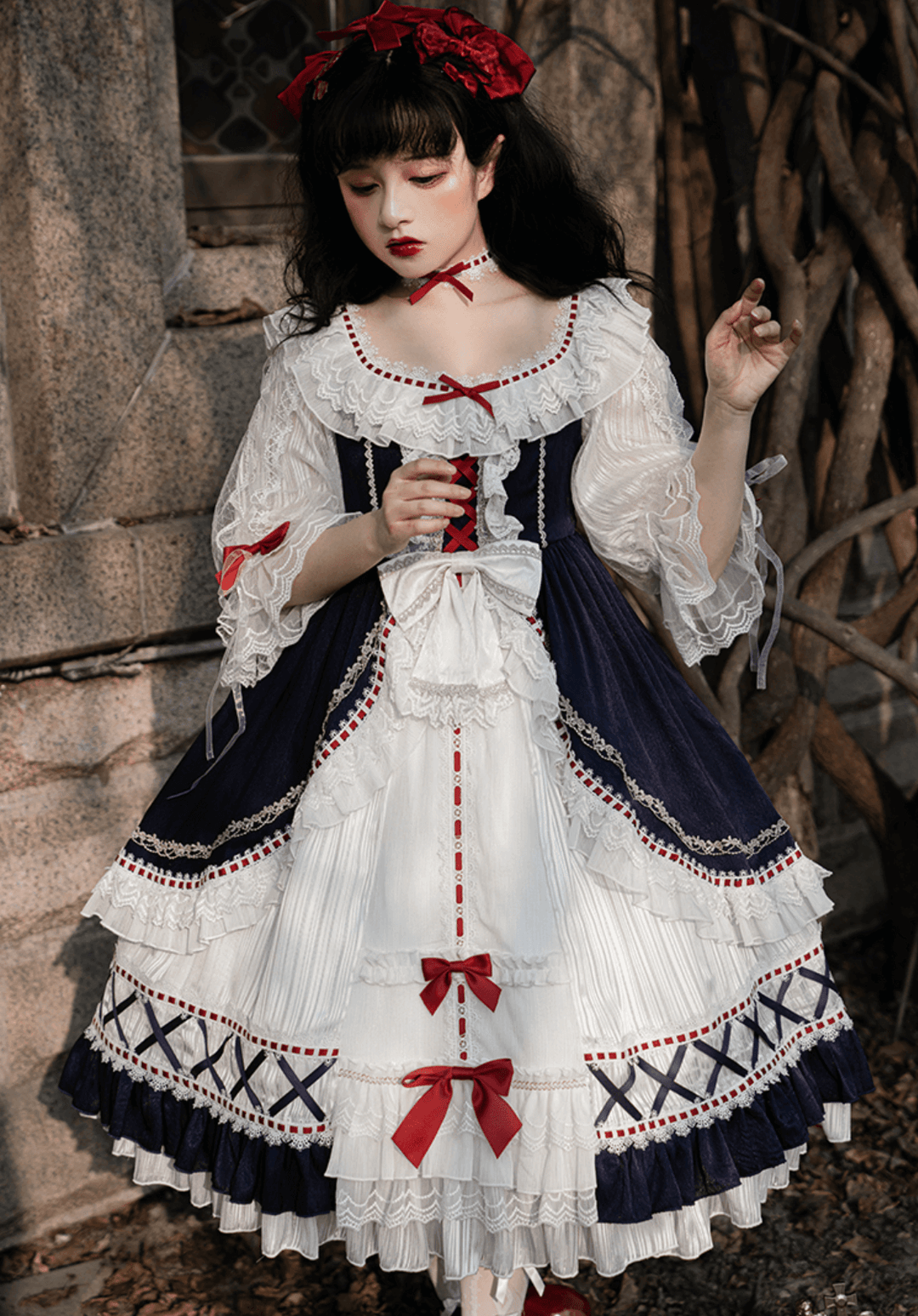 公式】赤いリボンに導かれる白雪のワンピース - ロリータファッション
