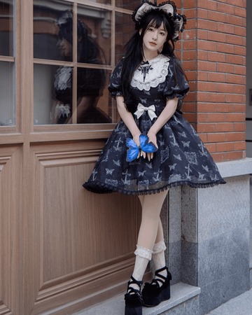 公式】【3点セット】闇夜に光る蝶々ワンピース - ロリータファッション