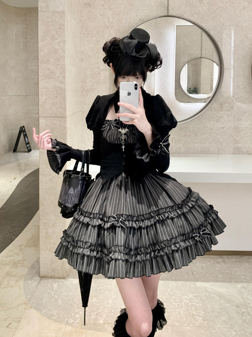 コウモリ羽ばたく魔法ワンピース