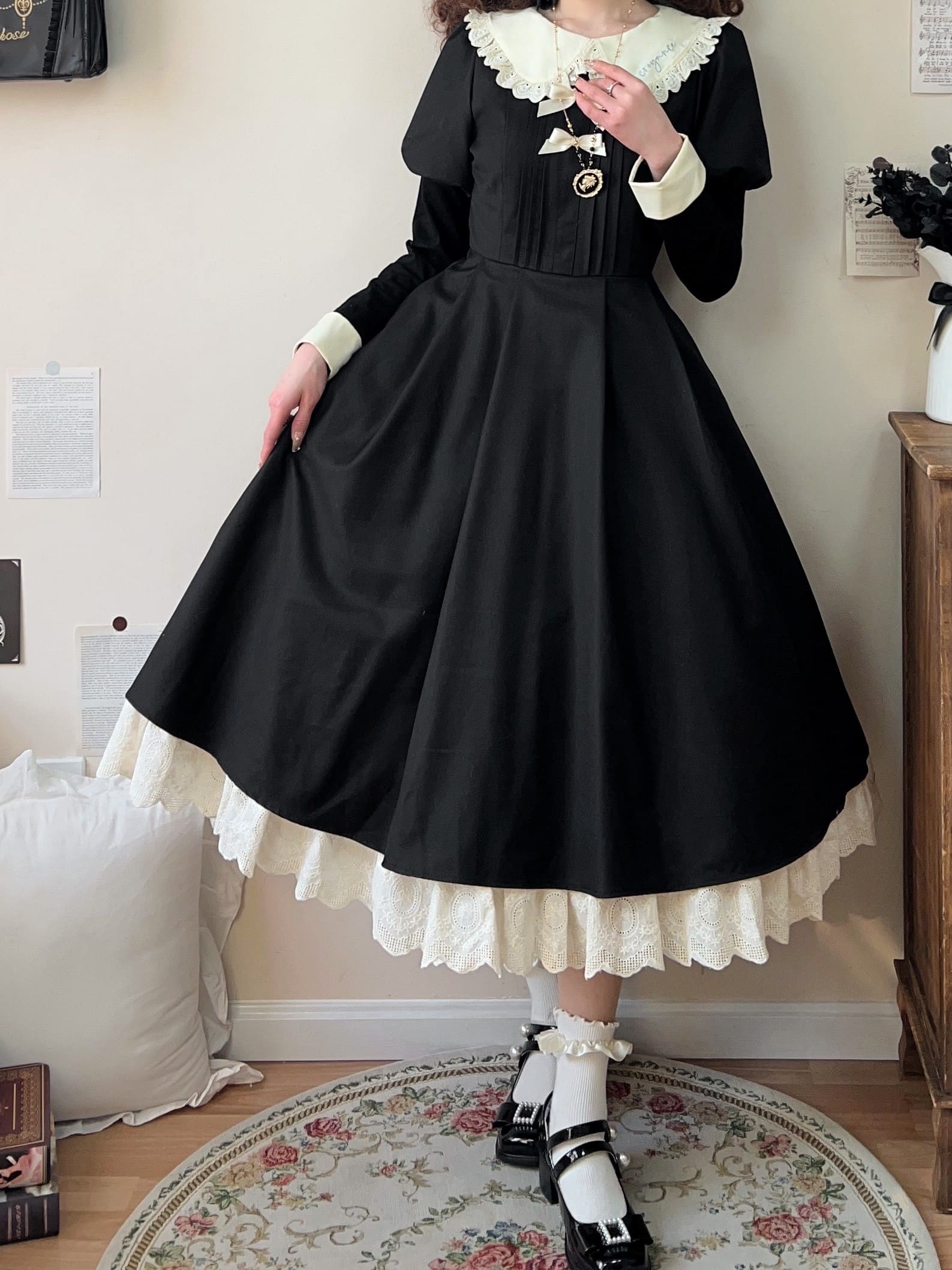 公式】窓辺で見つけた黒猫の秘密ワンピース - ロリータファッション
