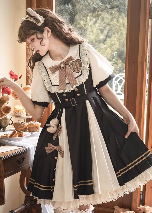 物語を紡ぐリボンとくまのワンピース