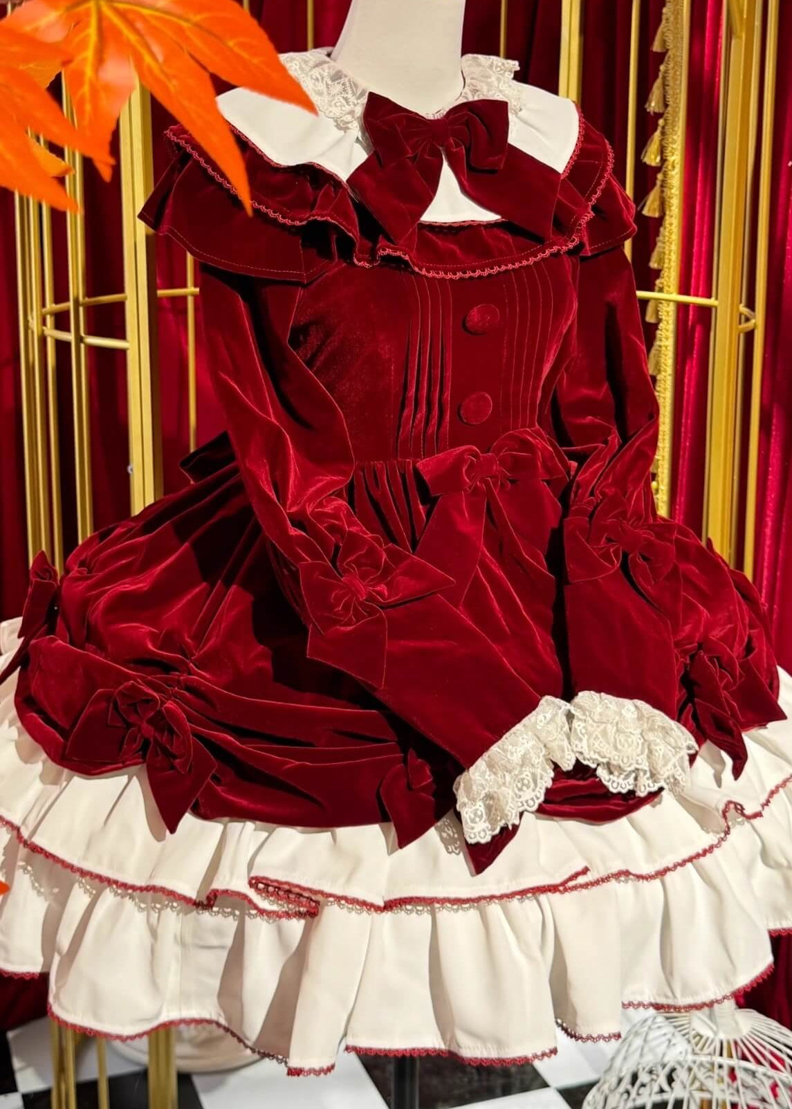 公式】夢を運ぶ深紅のベルベットワンピース - ロリータファッション