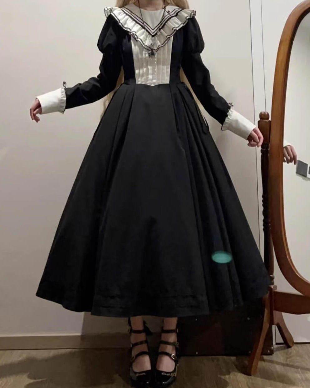 【2点セット】秘密の花園へ誘う漆黒のワンピース