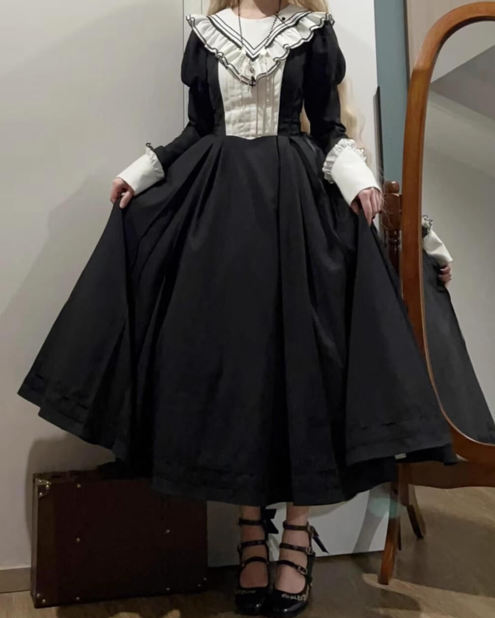 【2点セット】秘密の花園へ誘う漆黒のワンピース